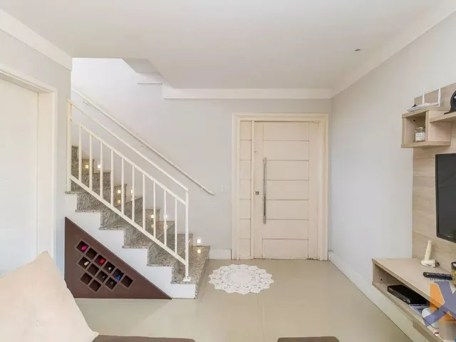 Sobrado com 462m² 3 quartos e 2 banheiros, à venda, no bairro Augusta em Curitiba