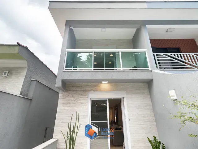 Sobrado com 217m² 3 quartos e 5 banheiros, à venda, no bairro Vila Pereira Cerca em São Paulo