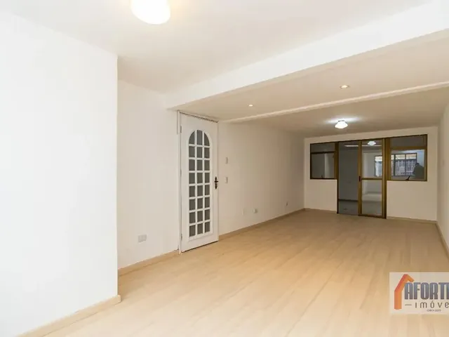 Casa com 110m² 3 quartos e 2 banheiros, à venda, no bairro Capão da Imbuia em Curitiba