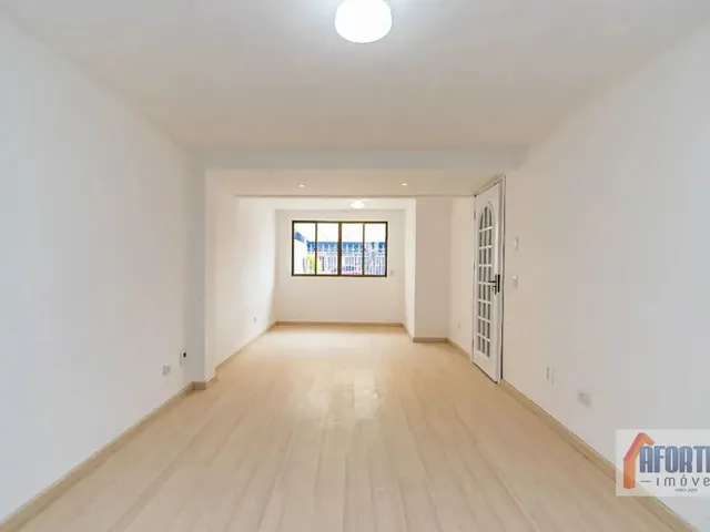 Casa com 110m² 3 quartos e 2 banheiros, à venda, no bairro Capão da Imbuia em Curitiba