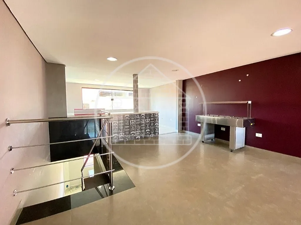 Sobrado, 2 quartos, 300 m² - Foto 1