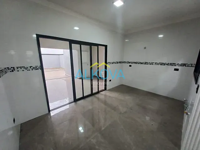 Sobrado com 150m² 3 quartos e 4 banheiros, à venda, no bairro Parque Industrial em São José dos Campos