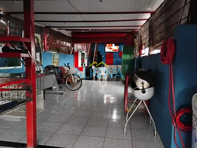 Sobrado com 125m² 3 quartos e 2 banheiros, à venda, no bairro Jardim Limoeiro em São José dos Campos