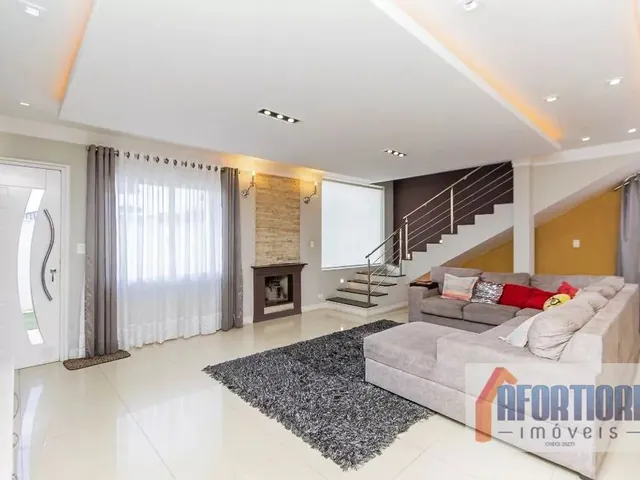 Casa com 585m² 3 quartos e 4 banheiros, à venda, no bairro Planta Araçatuba em Piraquara