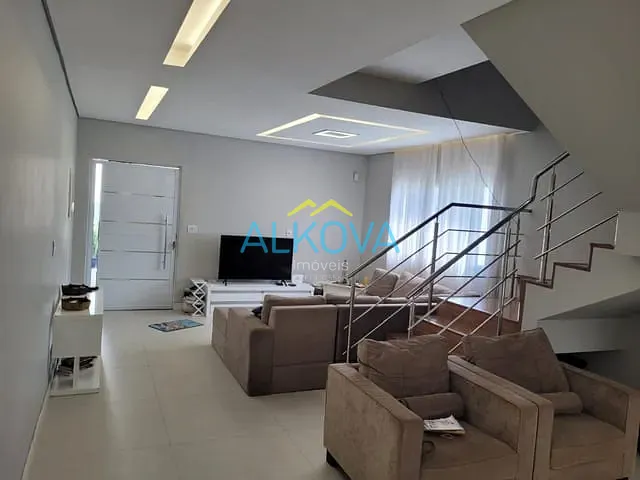 Sobrado com 175m² 3 quartos e 3 banheiros, à venda, no bairro Jardim Petrópolis em São José dos Campos