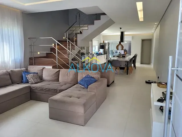 Sobrado com 175m² 3 quartos e 3 banheiros, à venda, no bairro Jardim Petrópolis em São José dos Campos