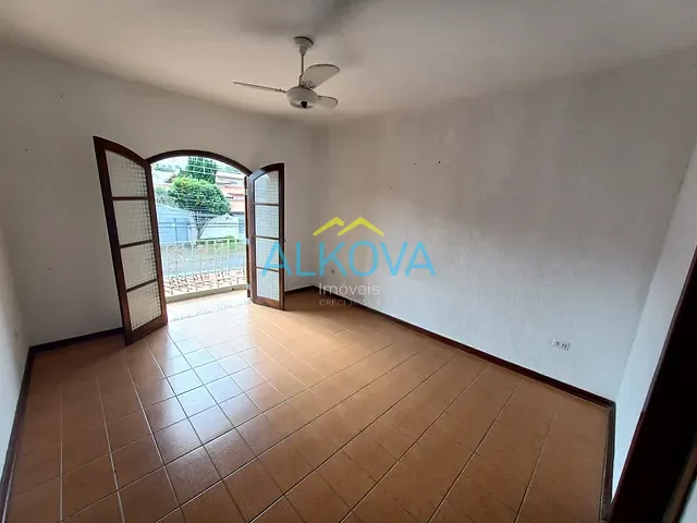 Sobrado com 263m², para alugar, no bairro Jardim Alvorada em São José dos Campos