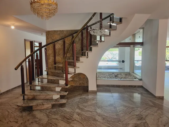 Sobrado com 945m² 4 quartos e 6 banheiros, à venda, no bairro Interlagos em São Paulo