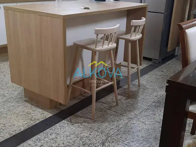 Sobrado com 450m² 4 quartos e 5 banheiros, à venda, no bairro Jardim Alvorada em São José dos Campos