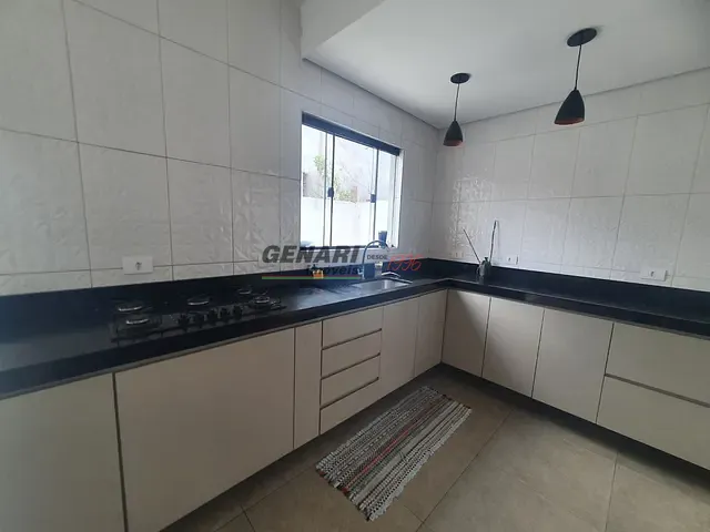 Sobrado com 150m² 2 quartos e 3 banheiros, à venda, no bairro Parque Residencial Sabiás em Indaiatuba