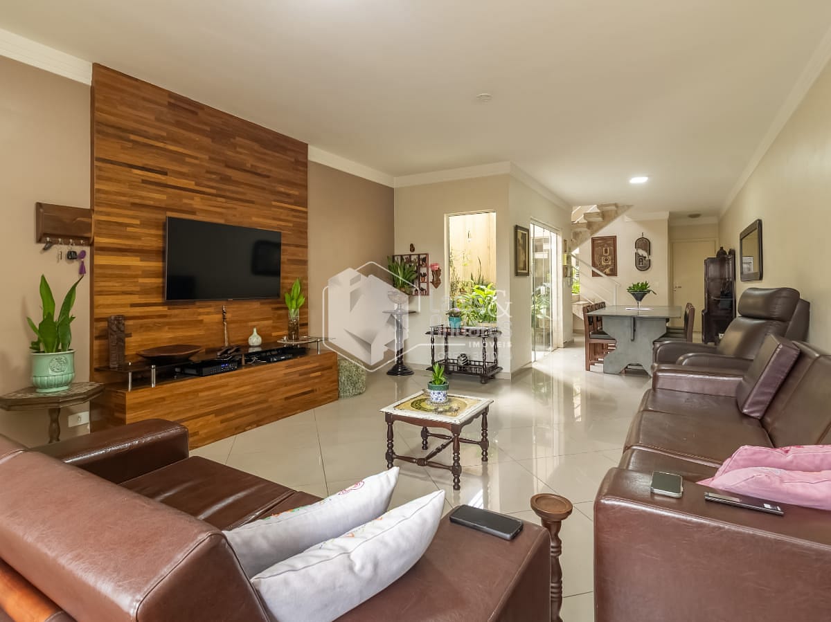 Sobrado, 3 quartos, 289 m² - Foto 1