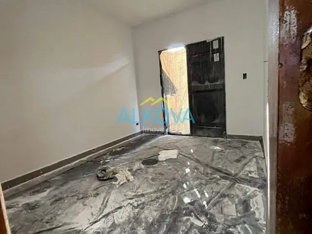 Sobrado com 175m² 3 quartos e 3 banheiros, à venda, no bairro Portal dos Passaros em São José dos Campos