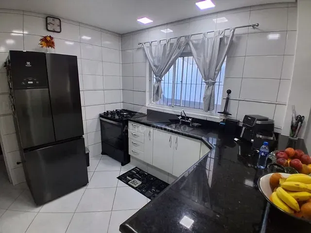Sobrado com 171m² 3 quartos e 1 banheiro, à venda, no bairro Parque das Américas em Mauá