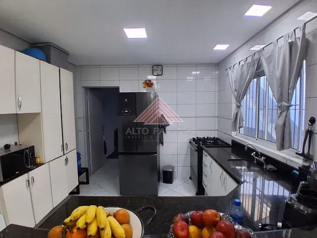 Sobrado com 171m² 3 quartos e 1 banheiro, à venda, no bairro Parque das Américas em Mauá