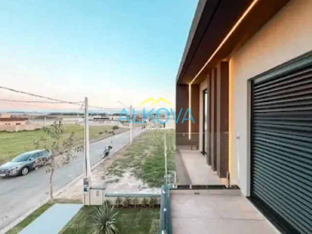 Sobrado com 250m² 3 quartos e 3 banheiros, à venda, no bairro Loteamento Fazenda Ronda em São José dos Campos