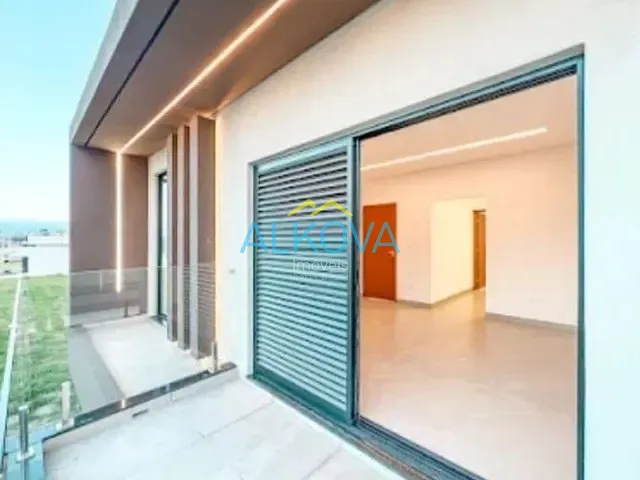 Sobrado com 250m² 3 quartos e 3 banheiros, à venda, no bairro Loteamento Fazenda Ronda em São José dos Campos