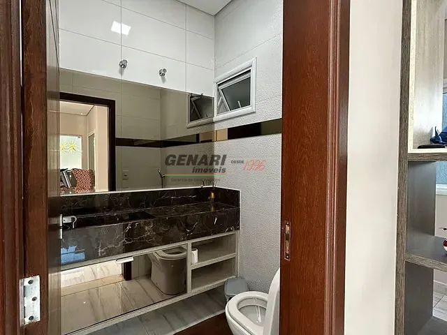 Sobrado com 300m² 4 quartos e 6 banheiros, à venda, no bairro Jardim Residencial Dona Lucilla em Indaiatuba