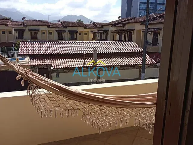 Sobrado com 303m² 3 quartos e 2 banheiros, à venda, no bairro Indaiá em Caraguatatuba