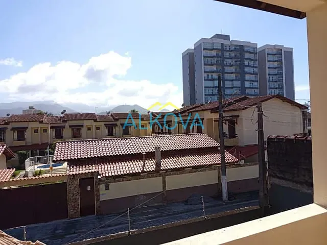 Sobrado com 303m² 3 quartos e 2 banheiros, à venda, no bairro Indaiá em Caraguatatuba