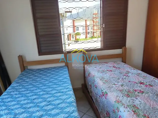 Sobrado com 303m² 3 quartos e 2 banheiros, à venda, no bairro Indaiá em Caraguatatuba