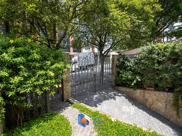 Sobrado com 495m² 3 quartos e 6 banheiros, à venda, no bairro Vila Pereira Barreto em São Paulo