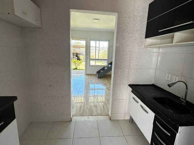 Sobrado com 60m² 2 quartos e 2 banheiros, para alugar, no bairro Chácara Tropical (Caucaia do Alto) em Cotia