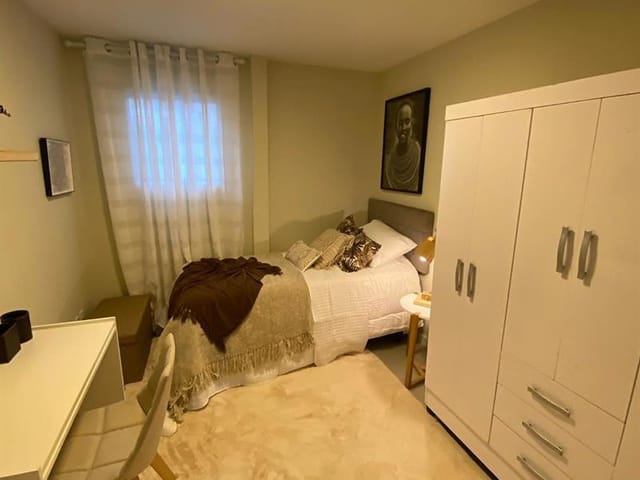 Sobrado com 166m² 4 quartos e 2 banheiros, à venda, no bairro Conjunto Habitacional Barreira Grande em São Paulo