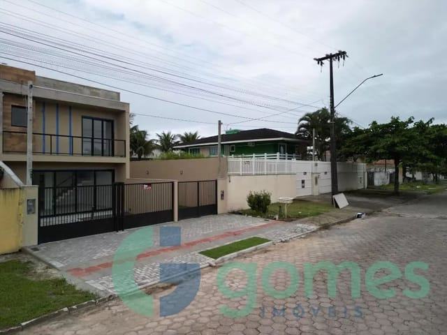 Sobrado 3 quartos e 3 banheiros, à venda, no bairro Brejatuba em Guaratuba