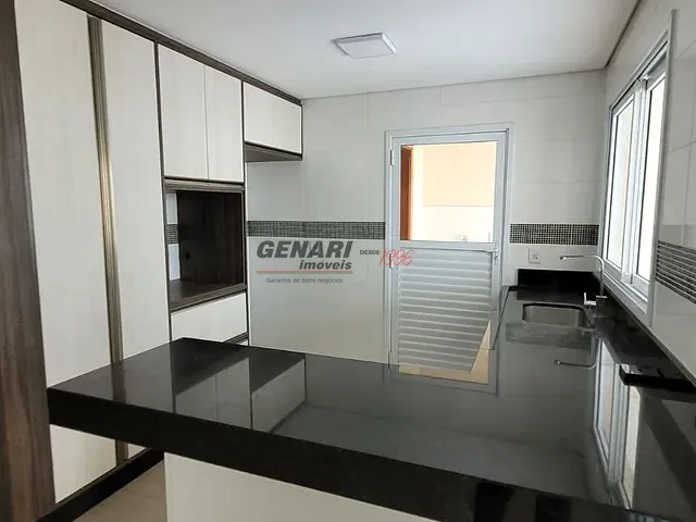 Sobrado 3 quartos e 4 banheiros, para alugar, no bairro Parque Residencial Indaiá em Indaiatuba