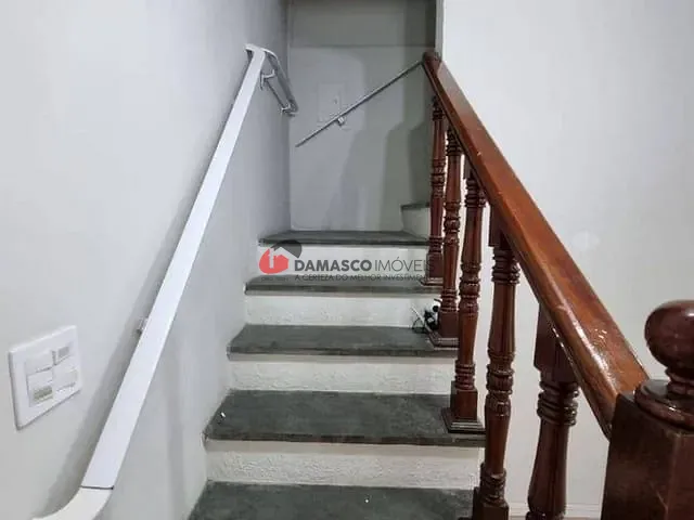 Sobrado com 209m² 4 quartos e 2 banheiros, à venda, no bairro Santa Paula em São Caetano do Sul