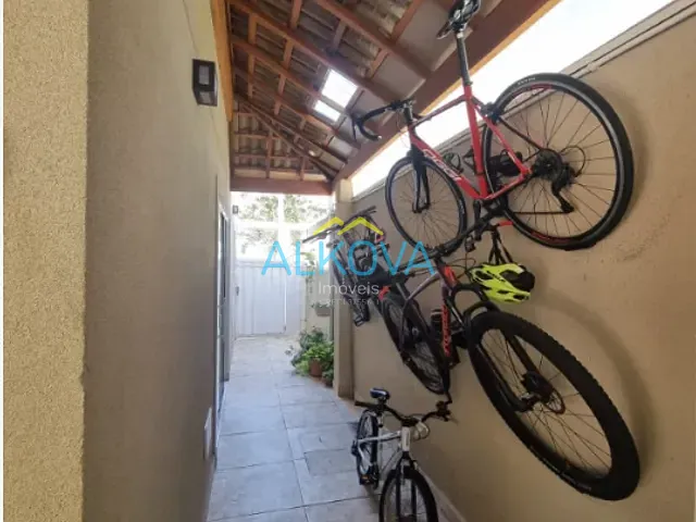 Sobrado com 350m² 3 quartos e 2 banheiros, à venda, no bairro Urbanova em São José dos Campos