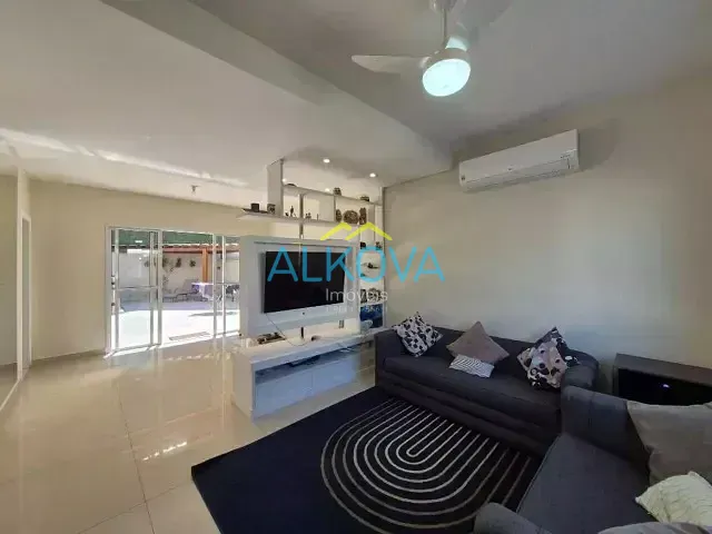 Sobrado com 350m² 3 quartos e 2 banheiros, à venda, no bairro Urbanova em São José dos Campos