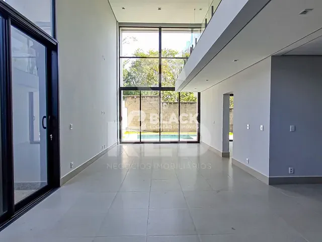 Sobrado com 450m² 3 quartos e 5 banheiros, à venda ou para alugar, no bairro Alphaville em Votorantim