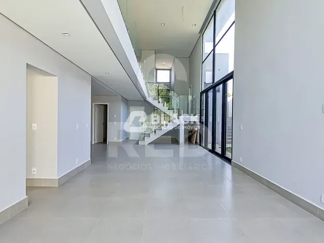 Sobrado com 450m² 3 quartos e 5 banheiros, à venda ou para alugar, no bairro Alphaville em Votorantim