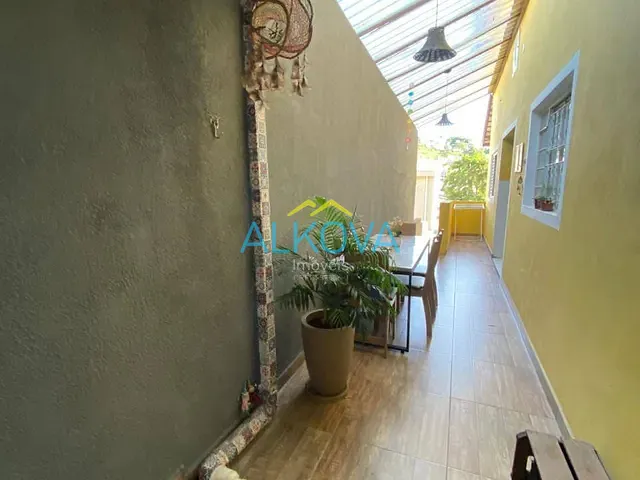 Sobrado com 220m² 3 quartos e 1 banheiro, à venda, no bairro Jardim dos Bandeirantes em São José dos Campos