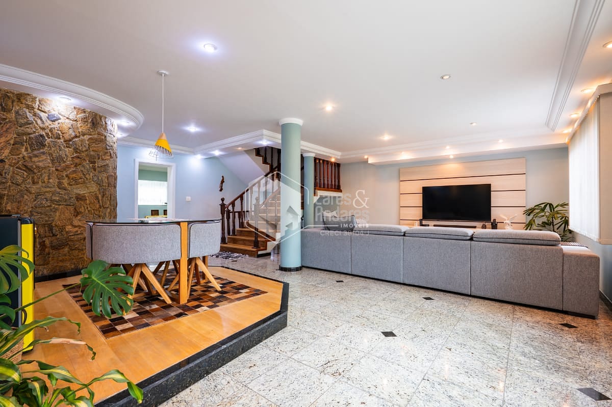 Sobrado, 4 quartos, 328 m² - Foto 1