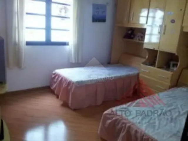 Sobrado 3 quartos e 2 banheiros, à venda, no bairro Jardim Anchieta em Mauá