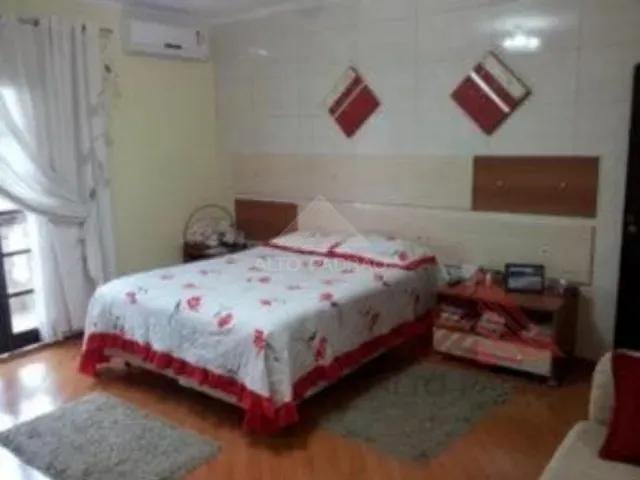 Sobrado 3 quartos e 2 banheiros, à venda, no bairro Jardim Anchieta em Mauá