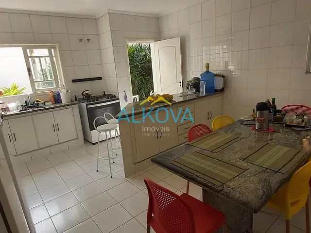 Sobrado com 400m² 4 quartos e 6 banheiros, à venda, no bairro Urbanova III em São José dos Campos