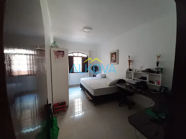 Sobrado com 250m² 4 quartos e 4 banheiros, à venda, no bairro Jardim Satélite em São José dos Campos