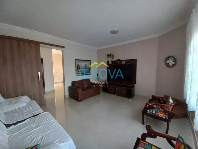 Sobrado com 250m² 4 quartos e 4 banheiros, à venda, no bairro Jardim Satélite em São José dos Campos