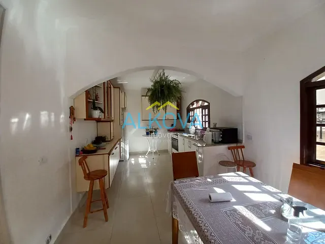 Sobrado com 250m² 4 quartos e 4 banheiros, à venda, no bairro Jardim Satélite em São José dos Campos