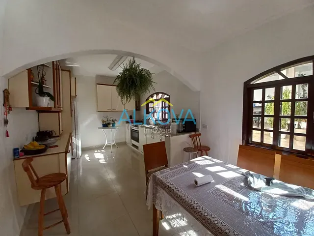 Sobrado com 250m² 4 quartos e 4 banheiros, à venda, no bairro Jardim Satélite em São José dos Campos