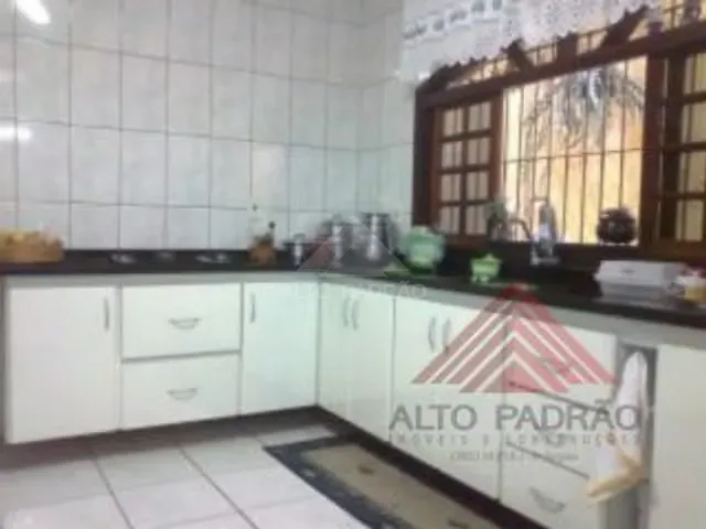 Sobrado com 100m² 4 quartos e 2 banheiros, à venda, no bairro Jardim Campo Verde em Mauá