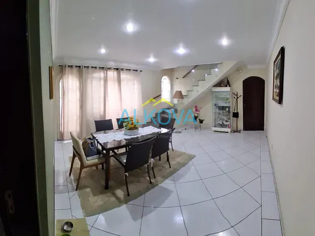 Sobrado com 138m² 3 quartos e 2 banheiros, à venda, no bairro Bosque dos Eucaliptos em São José dos Campos