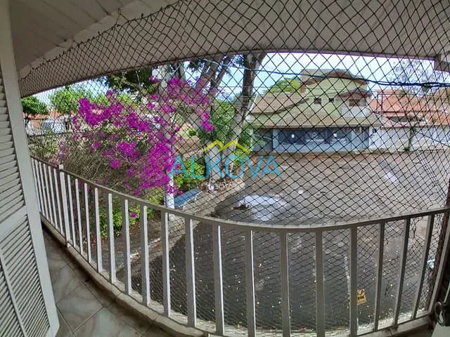 Sobrado com 138m² 3 quartos e 2 banheiros, à venda, no bairro Bosque dos Eucaliptos em São José dos Campos
