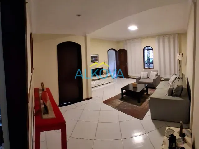Sobrado com 138m² 3 quartos e 2 banheiros, à venda, no bairro Bosque dos Eucaliptos em São José dos Campos