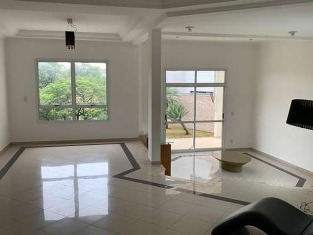 Sobrado com 380m² 4 quartos e 4 banheiros, à venda, no bairro São Paulo II em Cotia