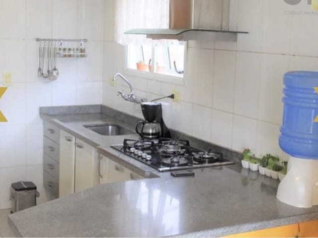 Sobrado com 380m² 4 quartos e 4 banheiros, à venda, no bairro São Paulo II em Cotia
