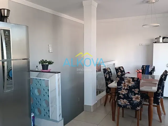 Sobrado com 260m² 3 quartos e 2 banheiros, à venda, no bairro Jardim Satélite em São José dos Campos